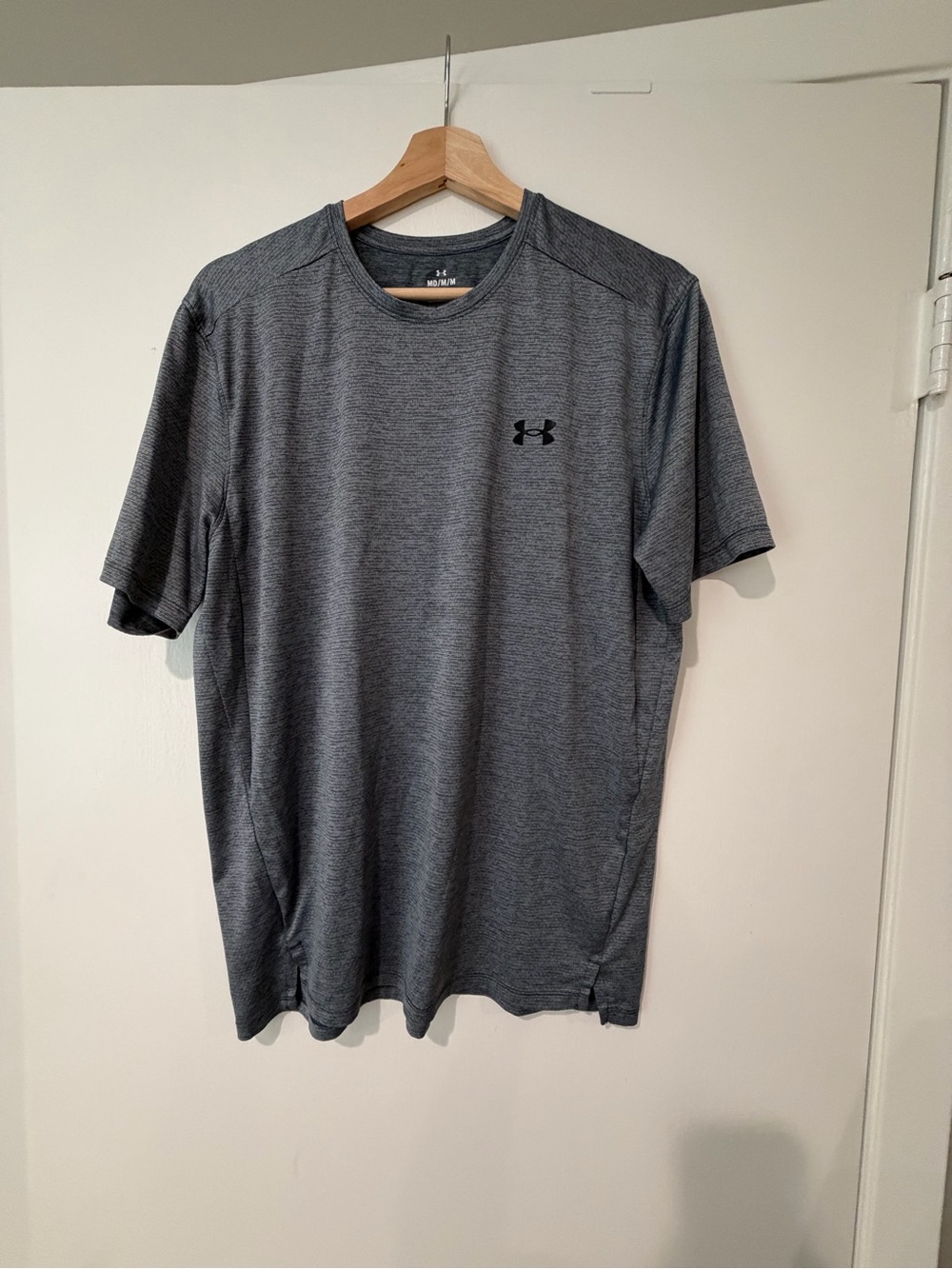 Under Armour Men’s Heather Charcoal Short Sleeve Performance Tee